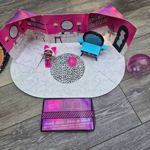 Huge LOL play sets dolls accessories etc - Picture 12 of 16
